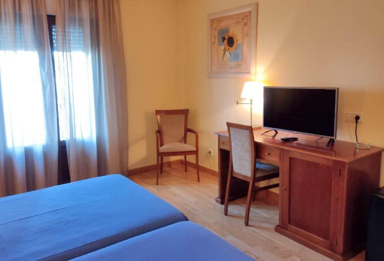 Hostal Plaza Mayor Torrejón de Ardoz Eksteriør billede