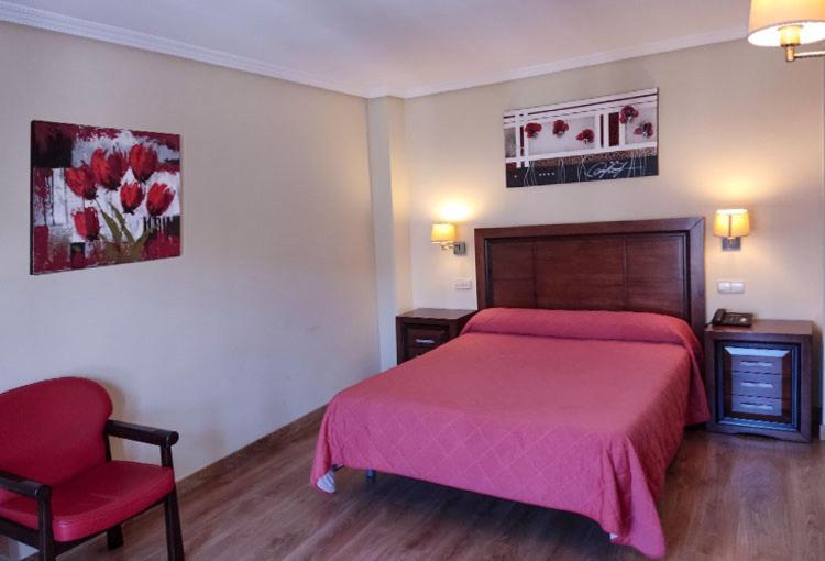 Hostal Plaza Mayor Torrejón de Ardoz Eksteriør billede