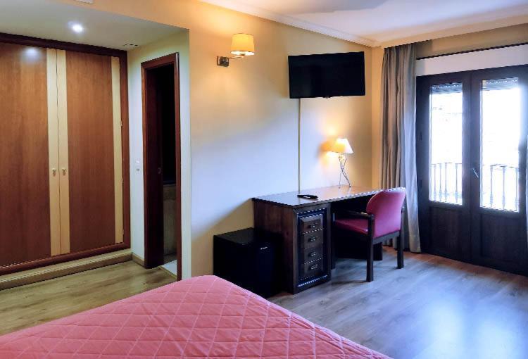 Hostal Plaza Mayor Torrejón de Ardoz Eksteriør billede