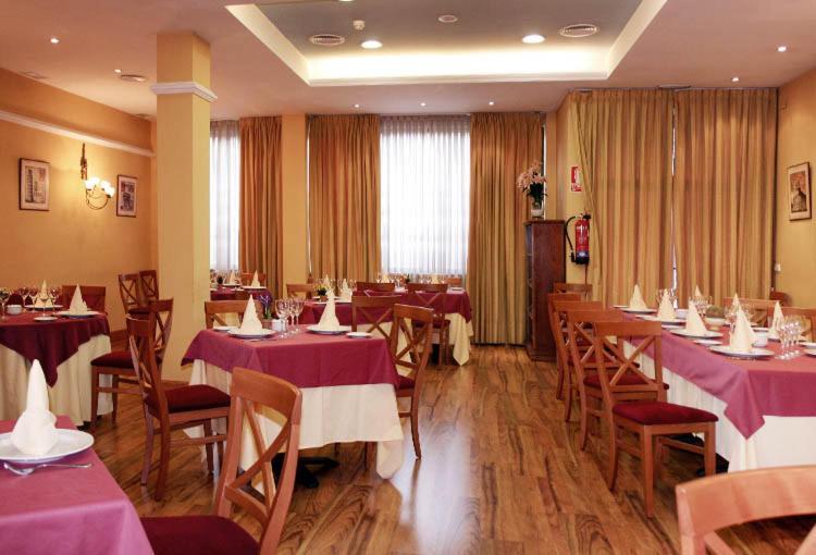 Hostal Plaza Mayor Torrejón de Ardoz Eksteriør billede