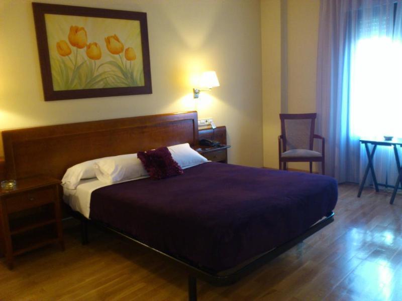 Hostal Plaza Mayor Torrejón de Ardoz Eksteriør billede
